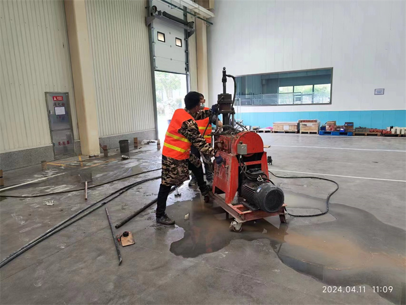 高埗镇厂房地面下沉塌陷注浆加固施工